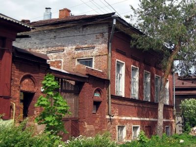 Дом, в котором в 1876-1884 гг. жил русский поэт-символист К.Д. Бальмонт