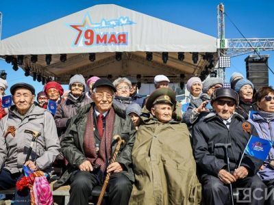 В Якутске состоялся торжественный митинг, посвященный 78-летию Великой Победы