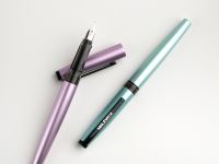 Набор Ручка перьевая Малевичъ с конвертером, перо EF 0,4 мм, тушь, значок, цвет: розовый