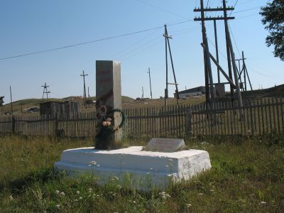 Памятник воинам-землякам, павшим в годы Великой Отечественной войны (1941-1945 гг.). Обелиск