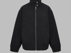 Куртка-бомбер с воротником-стойкой