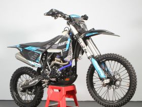 Мотоцикл кроссовый эндуро AVANTIS 300 Pro Carb FCR Exclusive (NC300-S/182MM) ARS