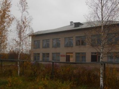 Здание школы, в которой учился Герой Советского Союза С.П. Комлев