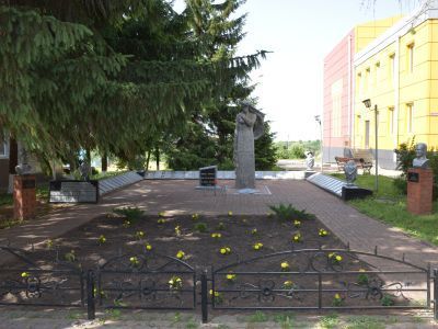 Памятник погибшим в годы войны воинам-землякам