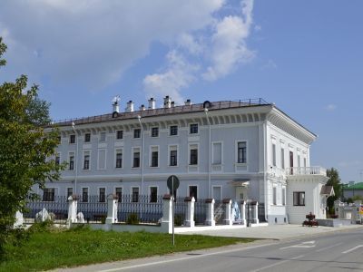 Дом генерал-губернатора, в котором  в 1836-1851 гг. бывали многие декабристы по делам, связанным с пребыванием их на поселении