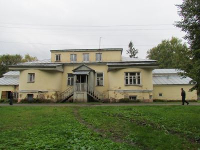 Дом и парк в усадьбе XIX века