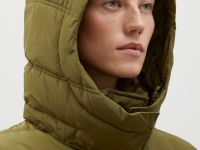 Утепленное пальто силуэта oversize