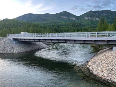 Завершается реконструкция мостового перехода через реку Томпорук в Томпонском районе