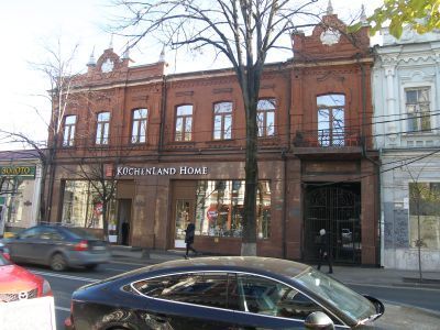 Дом жилой с торговыми помещениями на первом этаже купца Купцова