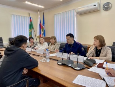 В следственном управлении состоялся совместный личный прием граждан по вопросам ненадлежащего оказания медицинской помощи /    