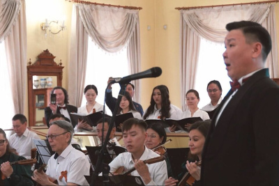 В Якутске почтили память баритона Александра Самсонова / Алина Мурукова   