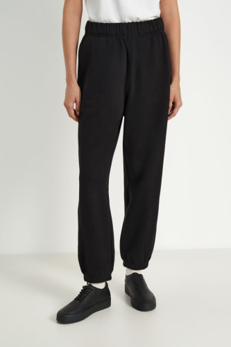 Спортивные брюки зауженного кроя