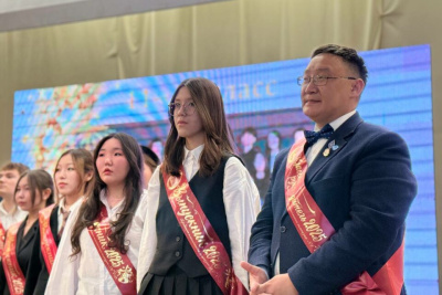 В Якутске начались последние звонки для выпускников / Мария Горохова   