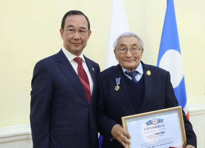 Народный учитель России Виктор Потапов награжден знаком отличия «Гражданская доблесть» / ЯСИА   