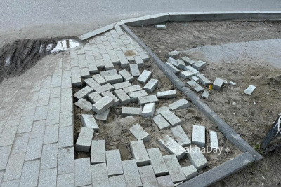 Григорьев поручил наказать ответственных за разбор плитки в центре Якутска / ЯСИА   