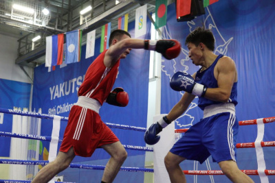 Якутские боксёры проведут бои за выход в финал первенства России / Дьулустаан Сергеев   