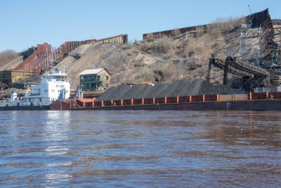 «Якутуголь» начал отгрузку угля в рамках северного завоза / ЯСИА   