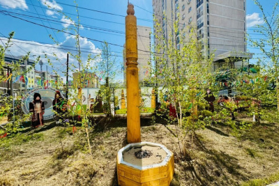 Сэргэ установили на территории глазной больницы Якутии / Саина Титова   