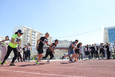 Тысячи якутян вышли выполнить нормативы комплекса ГТО / Дьулустаан Сергеев   
