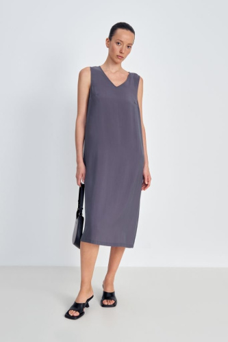 Платье с v-образным вырезом