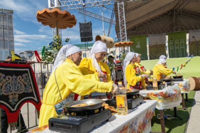В Якутске отметили День сайылыка с обрядом встречи солнца / Майя Гоголева Якутск Якутск Республика Саха (Якутия)