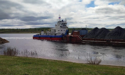 Первую партию угля доставили по реке Амге / ЯСИА   