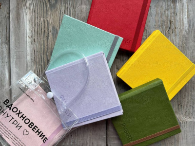 Скетчбук для для маркеров и графики Inkberry 10х10 см 48 л 160 г, белая бумага, красный