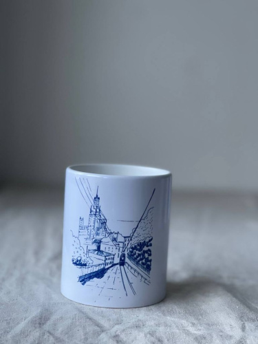 Свеча в керамическом стакане с авторским рисунком "Высотка", аромат Весенний сад