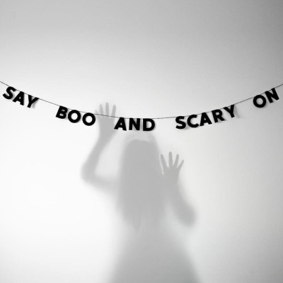 Гирлянда "SAY BOO AND SCARY ON"