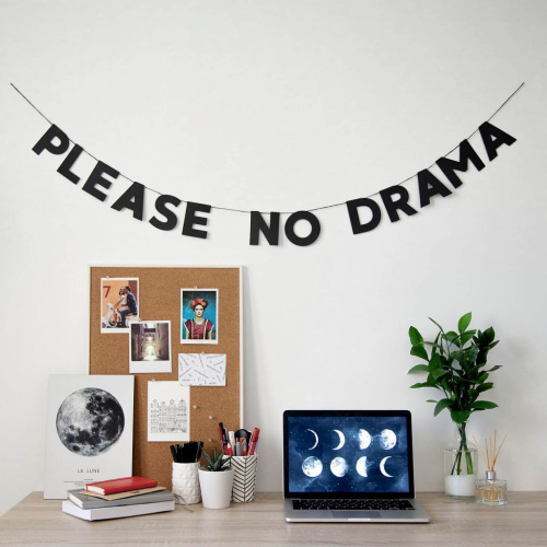 Гирлянда "PLEASE NO DRAMA"
