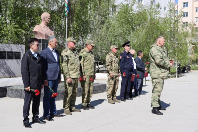 В Якутске отметили 65-летие со дня рождения Героя России Александра Рыжикова / ЯСИА   