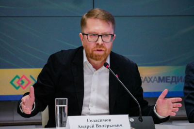 Писатель Андрей Геласимов назвал главную движущую силу креативной экономики / ЯСИА   