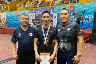 Якутянин Альберт Петров стал призёром чемпионата России по вольной борьбе / Дьулустаан Сергеев   