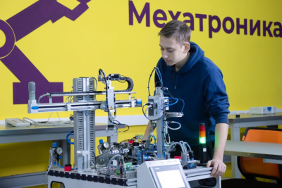 Семь экспертов из Якутии утверждены разработчиками оценочных материалов демоэкзаменов / ЯСИА   