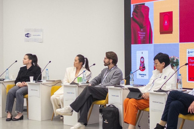 Успешные кейсы по разработке визуальной айдентики представили в Якутске / Майя Гоголева Якутск Якутск Республика Саха (Якутия)