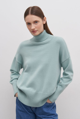 Трикотажный женский джемпер с вискозой