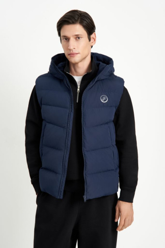 Утепленный жилет из утиного пуха