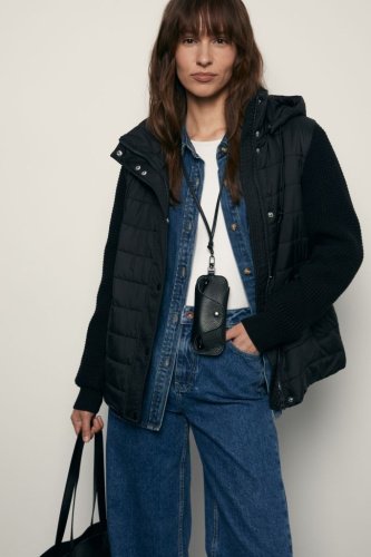 Утепленная куртка с вязаными рукавами