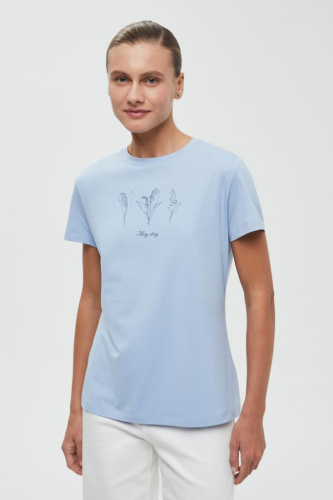 Базовая футболка приталенного силуэта