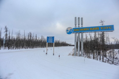 В Вилюйской школе объяснили отсутствие дверей в мужском туалете / Саина Титова   