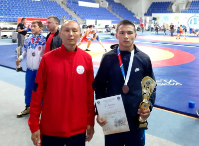 Якутянин Александр Андреев будет бороться на чемпионате России / Дьулустаан Сергеев   