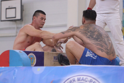 Видео. Лучшие схватки международного турнира по мас-рестлингу в Амге / Дьулустаан Сергеев Амга Амгинский Республика Саха (Якутия)