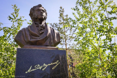 Глава Якутии Айсен Николаев поздравляет с Днем русского языка / ЯСИА   