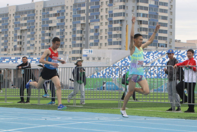 Потомственные легкоатлеты. Стали известны первые чемпионы Спартакиады учащихся / Дьулустаан Сергеев   