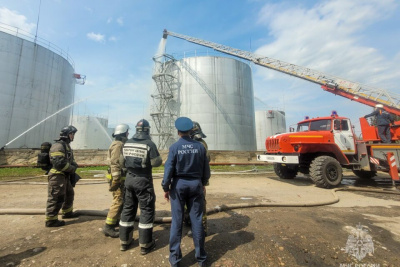 В Томмоте прошли учения по тушению пожара на нефтебазе / ЯСИА   