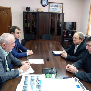 Консолидация сил во благо развития города /  Алдан Алданский 