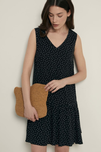 Сарафан силуэта трапеция с v-образным вырезом