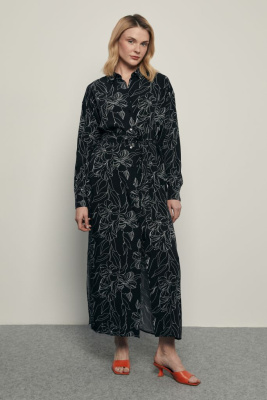 Платье с цветочным принтом и поясом