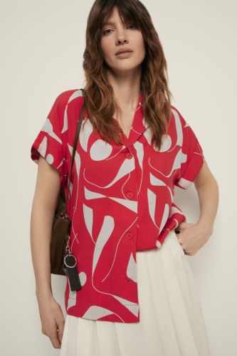 Блузка свободного силуэта с принтом