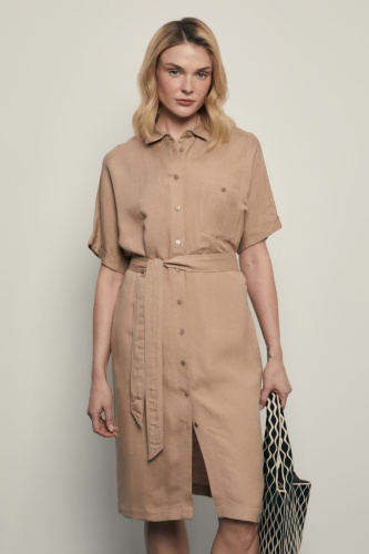 Платье с коротким рукавом и добавлением льна